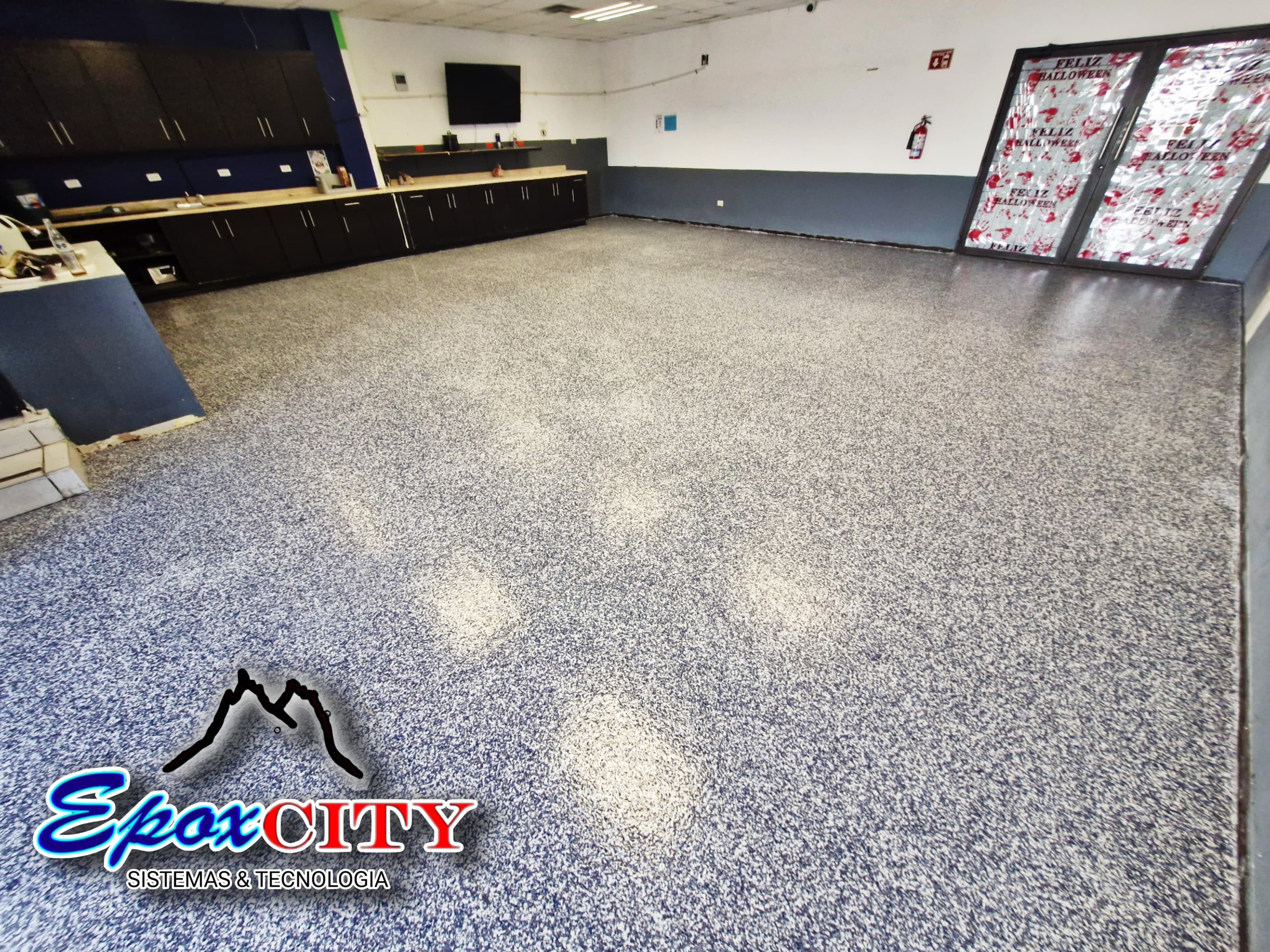 Acabado de piso Sistema Flake aplicado por Epoxcity